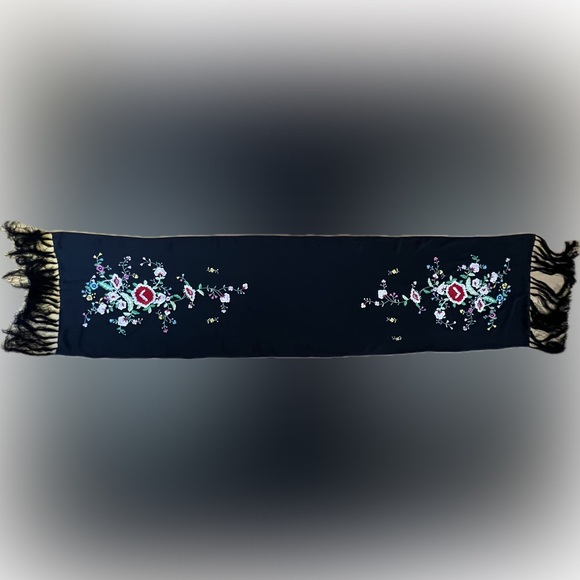 🏴💐100% Silk Shawl Floral Embroidered by Sue Wong | Black | 51”x18” + Fringe - Picture 16 of 17